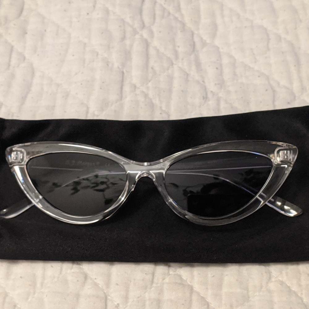 Clear cat eye sunnies 🐈